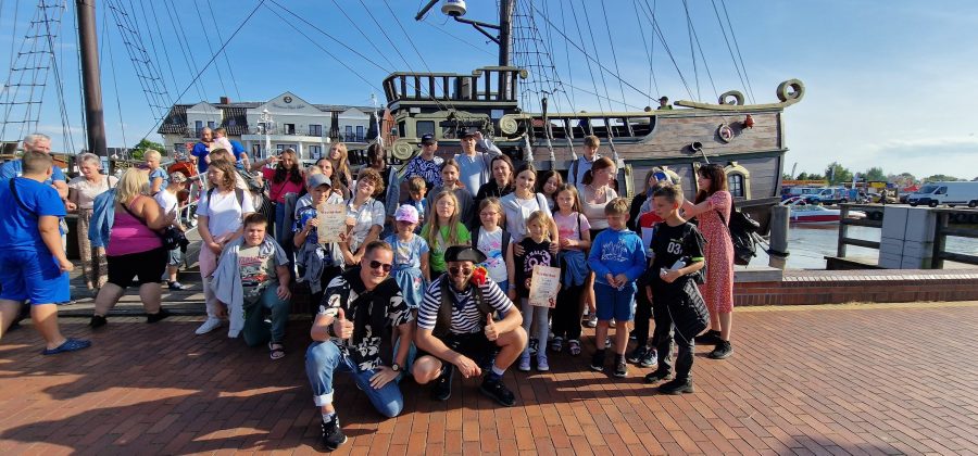 Relacja z Kolonii Letnich Łeba 2025 – Stowarzyszenie Być Bliżej