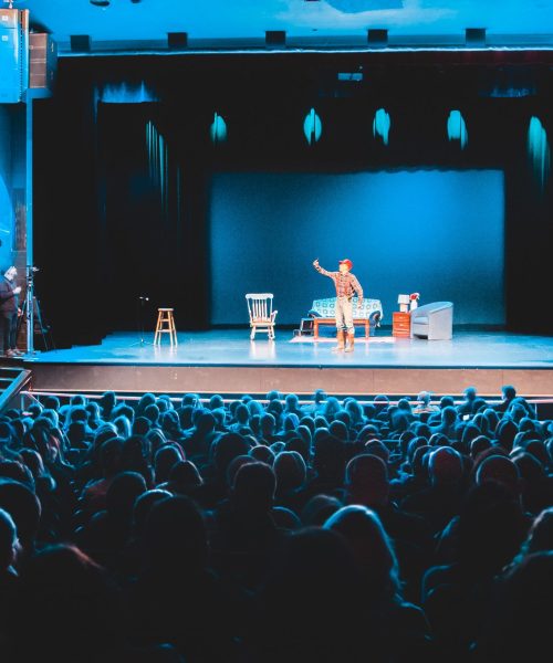 erik-mclean-PFfA3xlHFbQ-unsplash