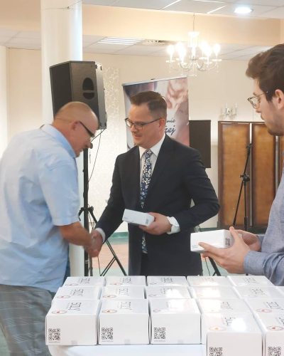 received_1223578148387666