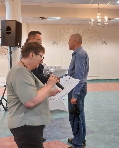 received_1877658075958987