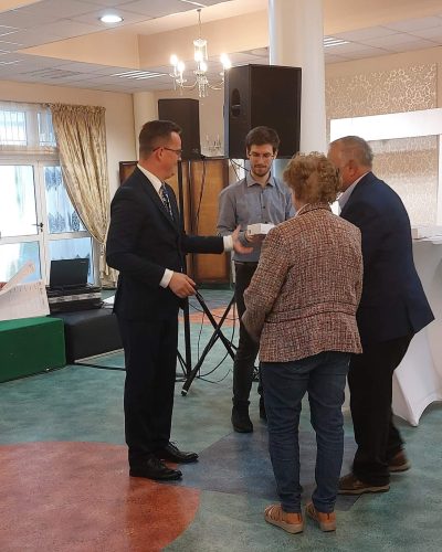 received_337381105204423