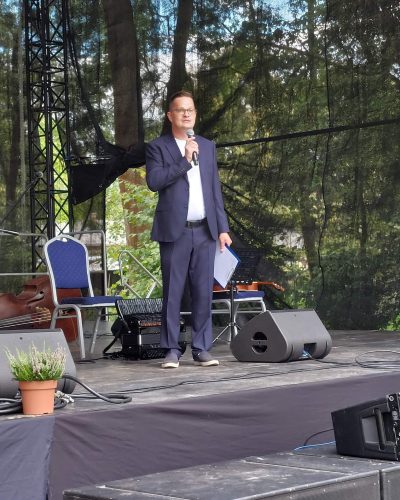 received_472797778219997