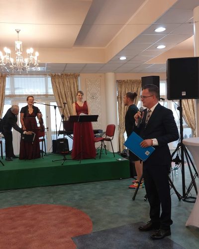 received_522140602952943