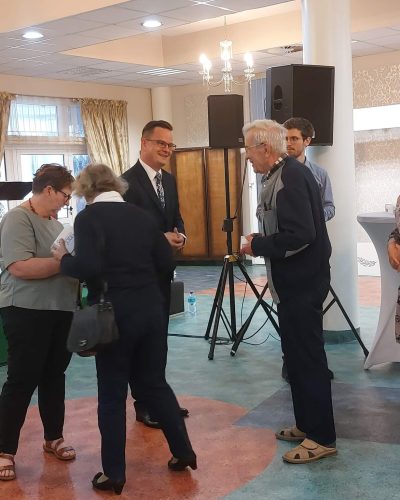 received_5769885606358916